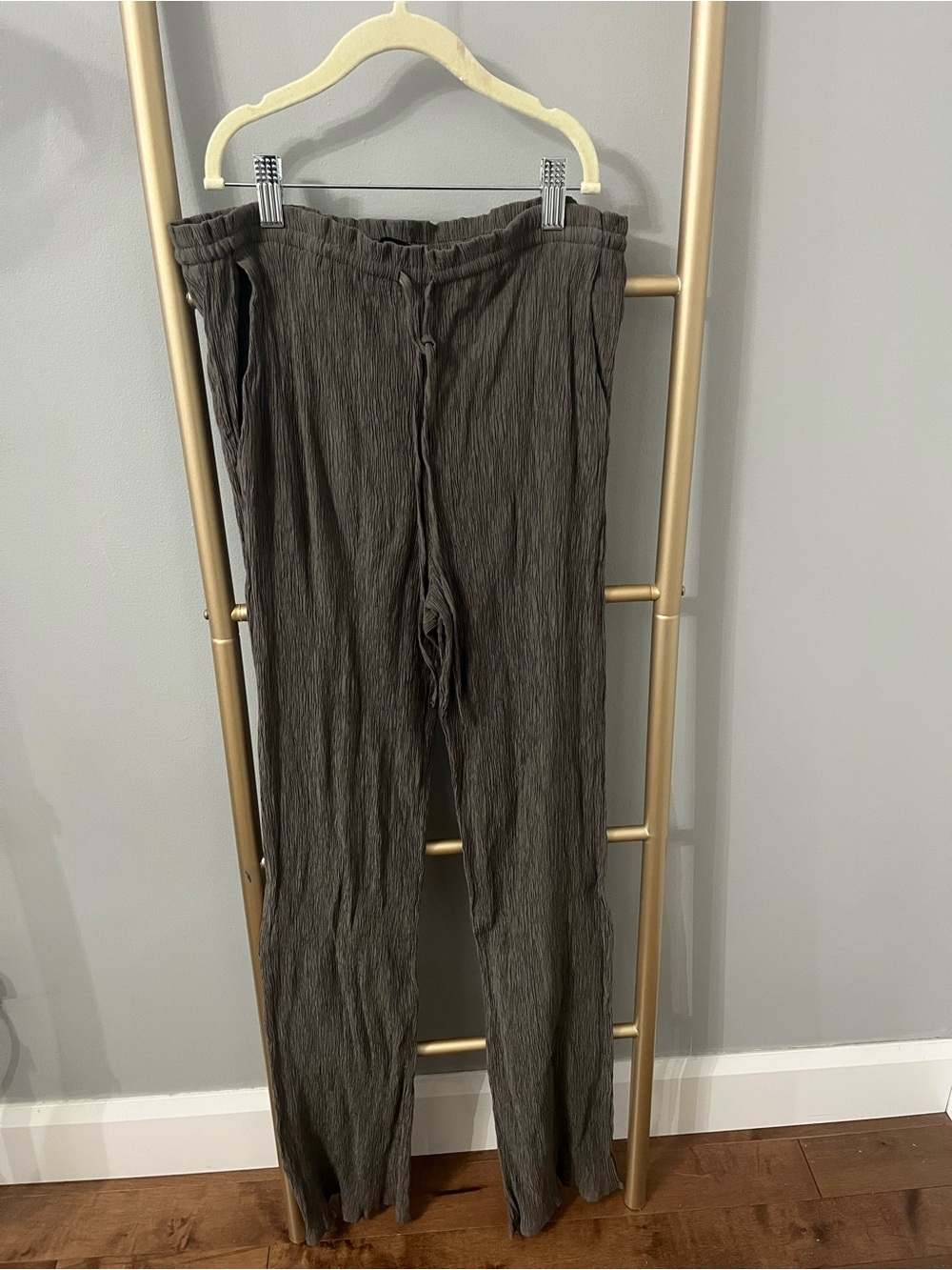 Zara Textured Crinkle Drawstring Wide Leg Pants | Medium | Green/Olive